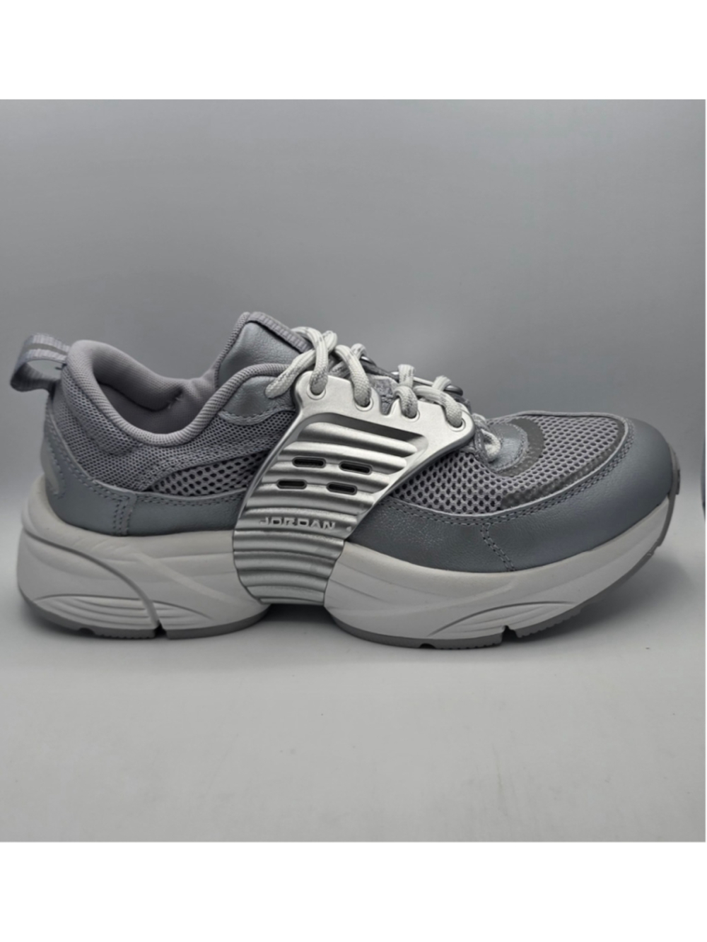 Women's Jordan trunner Sneakers Grey and Silver women’s 6